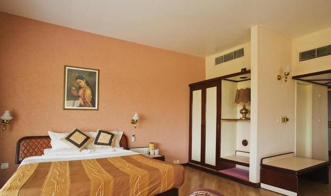 Hotel Lake View Ashok